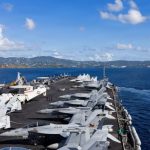 USS Gerald R. Ford Ancorado em Split Após Reparos na Grécia