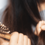 Entenda como o Verão Afeta a Queda de Cabelo e Como Proteger seus Fios