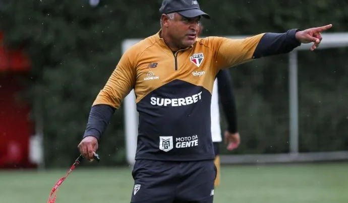 São Paulo Enfrenta Desafios com Jogadores Pendurados e Dúvidas para o Jogo Contra o Atlético-MG