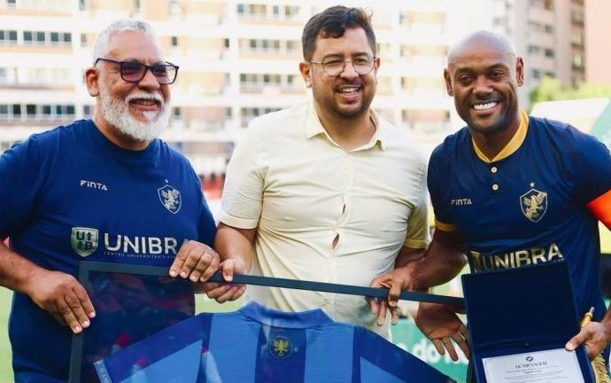 Vágner Love se despede do futebol com gol e agradecimentos Vágner Love se despede do futebol com gol e agradecimentos