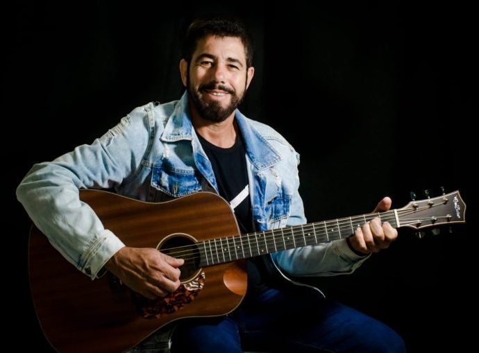 Tim Serion: A Música que Une Gerações e Histórias