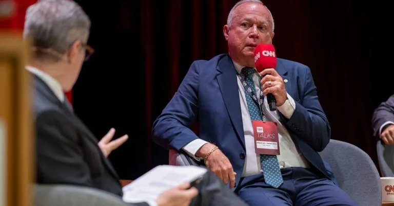 Desafios da PEC sobre Escala 6×1: Relator Defende Prudência e Soluções Sustentáveis