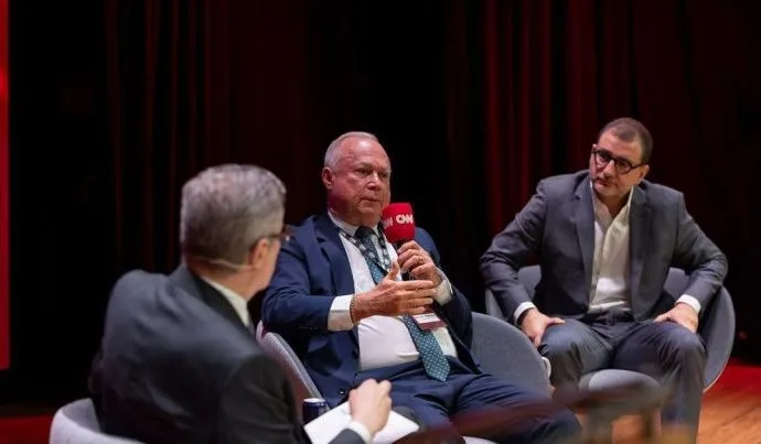 Debate sobre a PEC da Escala 6×1: Prudência e Desafios no Cenário Atual