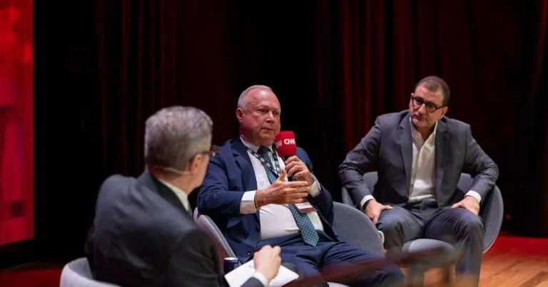 Debate sobre a PEC da Escala 6×1: Prudência e Desafios no Cenário Atual