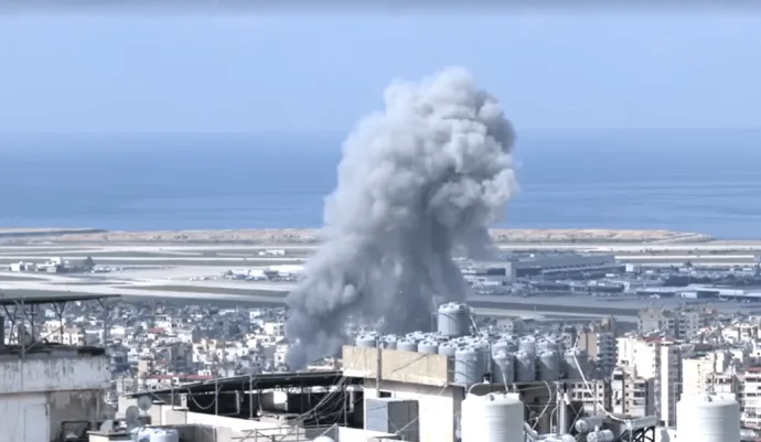 Coluna de Fumaça Surge Próxima ao Aeroporto Internacional de Beirute em Meio a Conflitos