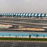 Incêndio próximo ao Aeroporto de Dubai em decorrência de incidente com drone