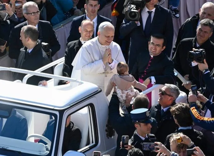 Papa Francisco Reflete sobre a Comunhão dos Fiéis na Igreja