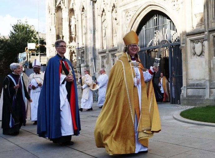 Encontro entre o Papa e a Nova Arcebispa de Cantuária em Abril