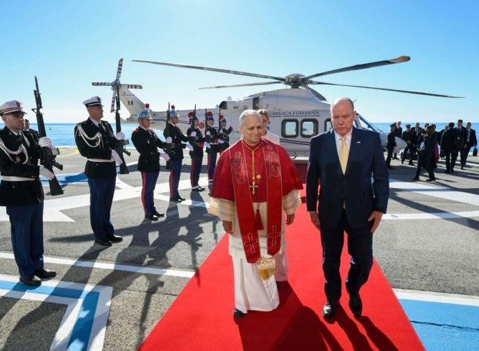 Visita Apostólica do Papa ao Principado de Mônaco: Chegada e Recepção Oficial