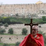 Cardeal Pizzaballa Reflete Sobre a Paz Durante Oração no Getsêmani