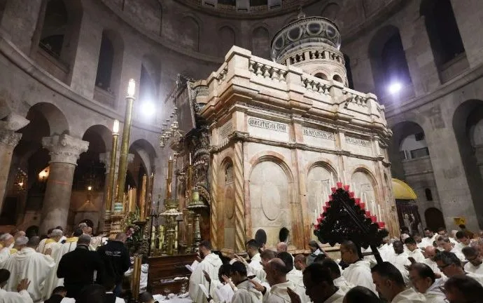 Semana Santa no Santo Sepulcro: Acesso Restrito e Transmissões ao Vivo