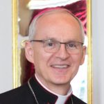 Rajič é Nomeado Novo Prefeito da Casa Pontifícia com Gratidão ao Papa