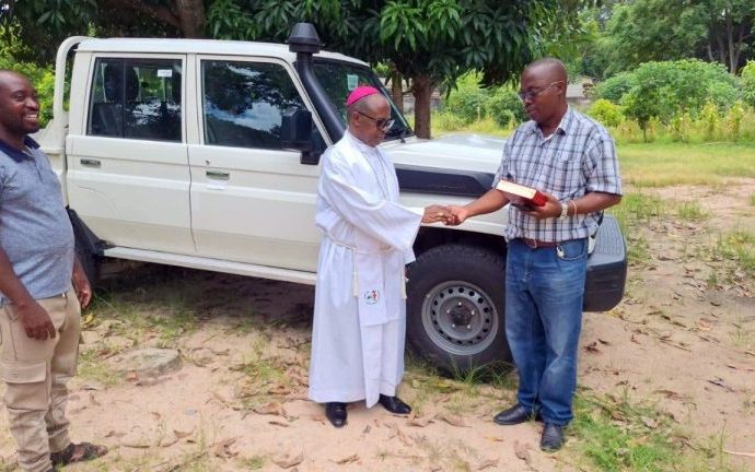 Viatura doada reforça atividades pastorais no Santuário de Meconta, Moçambique