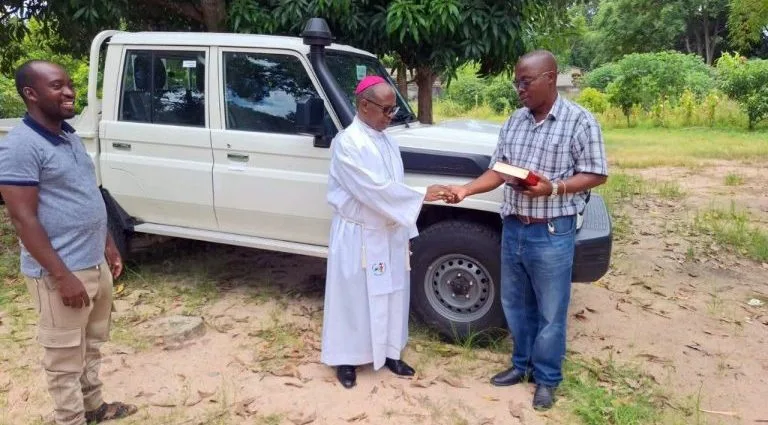 Viatura doada reforça atividades pastorais no Santuário de Meconta, Moçambique