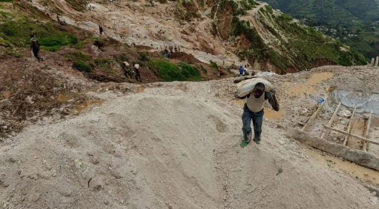 Tragédia em Kivu: Deslizamento em Mina Deixa 200 Vítimas na RD Congo