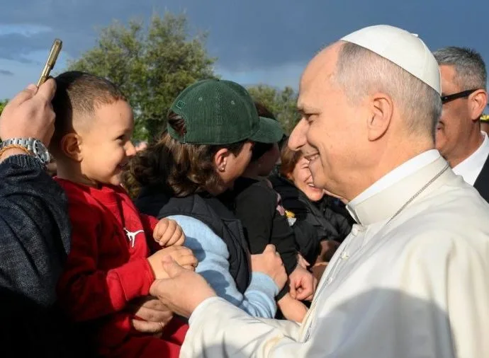 Papa Leão XIV Enfatiza a Paz em Visita à Torrevecchia