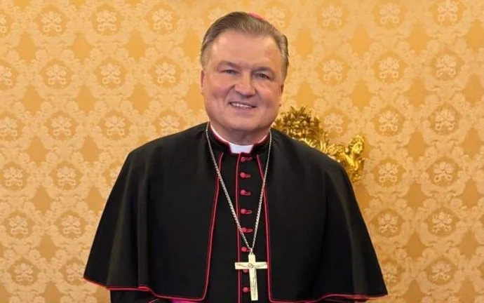 A Importância do Confessionário na Misericórdia: Reflexões de Dom Nykiel