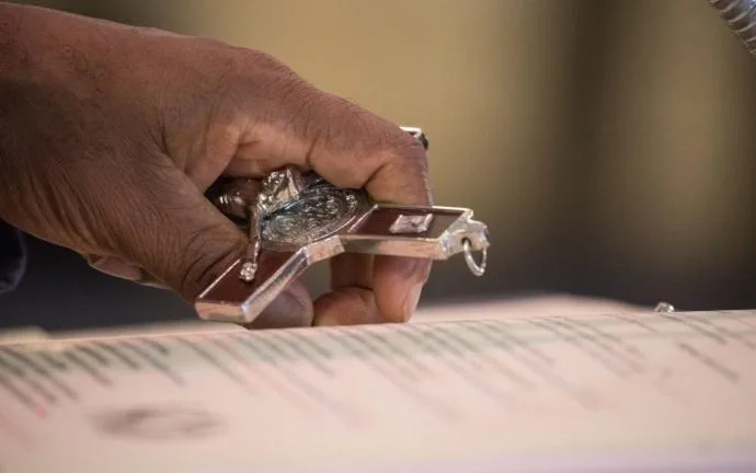 Tragédia no Haiti: Jovem Aspirante a Sacerdócio Perde a Vida em Ataque de Drone