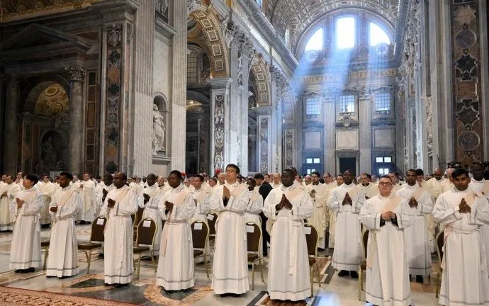 Papa realizará ordenação de novos sacerdotes na Diocese de Roma