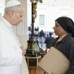 Compromisso Missionário de Irmã Surabhila: Uma Mensagem ao Papa na Audiência Geral