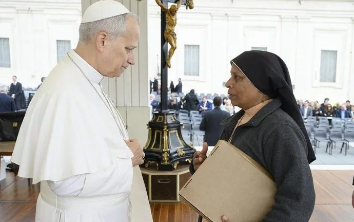 Compromisso Missionário de Irmã Surabhila: Uma Mensagem ao Papa na Audiência Geral
