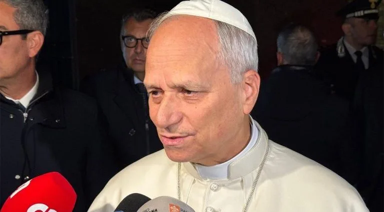 Papa Leão XIV Apela por Paz e Diálogo em Declaração a Jornalistas