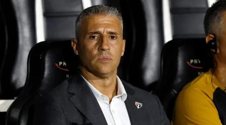 São Paulo Futebol Clube Anuncia Demissão de Hernán Crespo São Paulo Futebol Clube Anuncia Demissão de Hernán Crespo