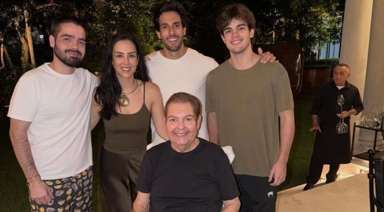 Faustão Faz Apresentação Emocionante em Aniversário da Filha em Cadeira de Rodas