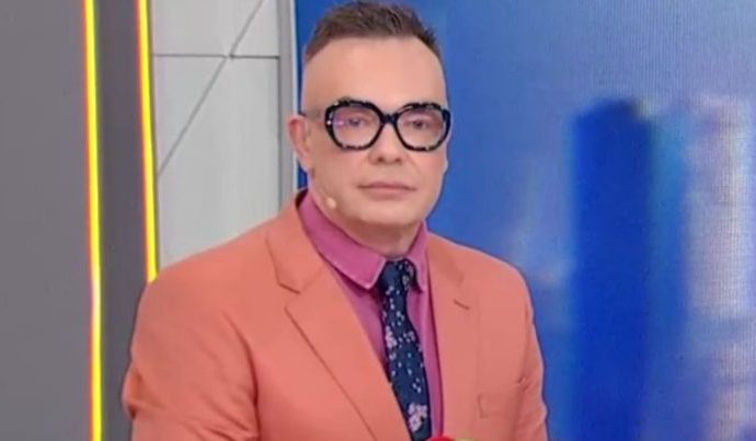 Felipeh Campos: Trajetória e Desafios do Apresentador em Meio à Saúde Fragilizada Felipeh Campos: Trajetória e Desafios do Apresentador em Meio à Saúde Fragilizada