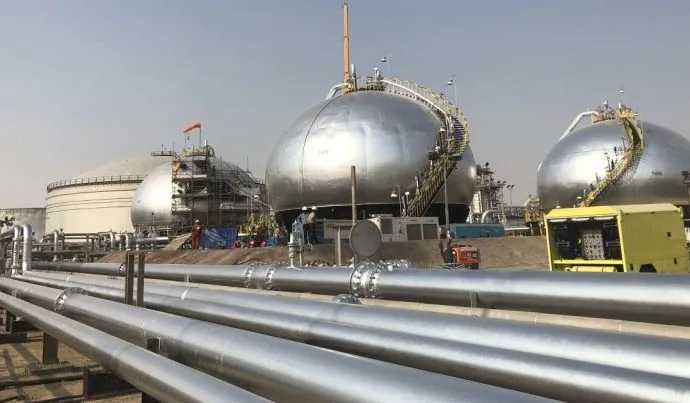 Arábia Saudita Intercepta Drones Ameaçantes em Campo de Petróleo