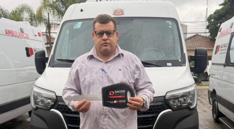 AMBUlÂNCIA 0 KM CHEGA A CASTILHO PARA REFORÇAR A SAÚDE