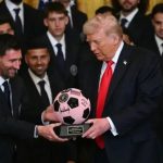 Lionel Messi Celebra Título com Presente Especial a Donald Trump na Casa Branca