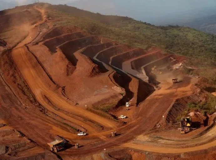 Minério de Ferro: Alta Impulsionada pela Demanda Chinesa e Retomada da Produção