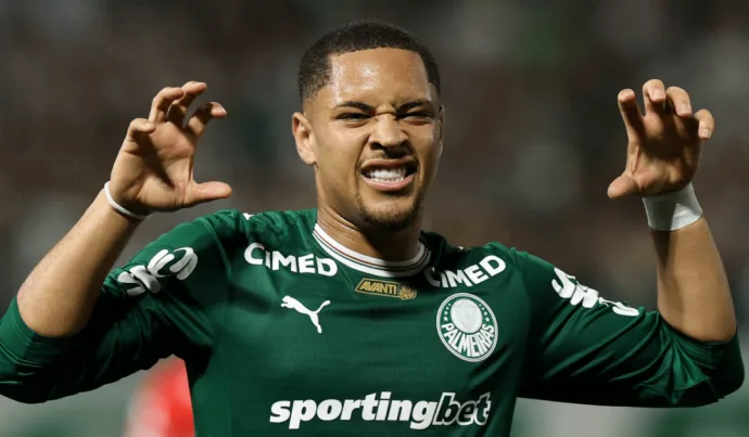 Vitor Roque Começa a Final do Paulistão no Banco: Entenda os Motivos