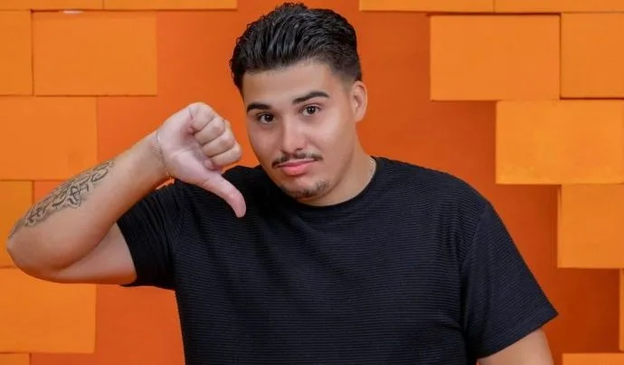 Pedro Espindola, ex-BBB, é internado novamente após surto psicótico