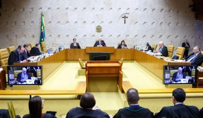STF Impõe Limites aos Penduricalhos, Mas Mantém Abusos Estruturalmente Aceitos