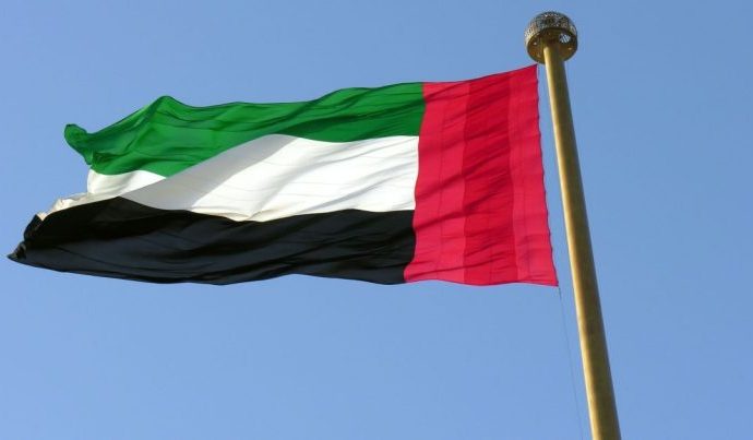 Emirados Árabes Unidos Retomam Tráfego Aéreo Após Medidas de Segurança