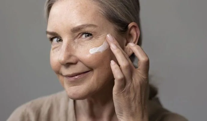 Ativos Indispensáveis para Rejuvenescimento da Pele: O Guia Completo