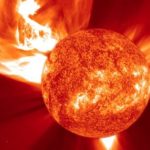 Explosão Solar Impacta Terra e Desafia a Missão Artemis II