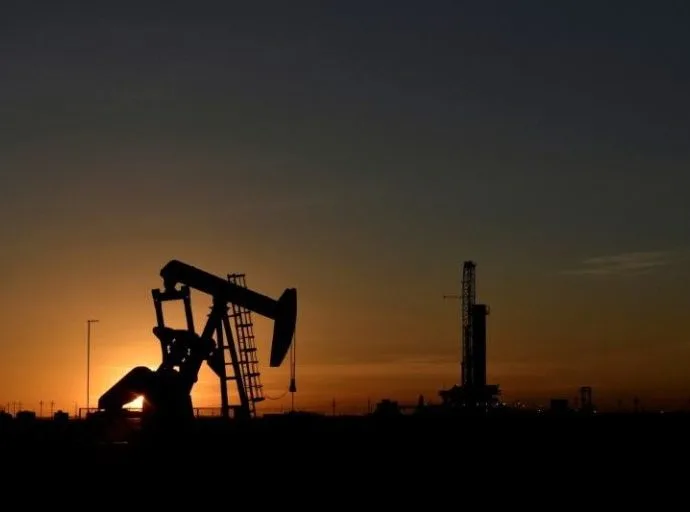 Japão libera 53 milhões de barris de petróleo em resposta à crise no Oriente Médio
