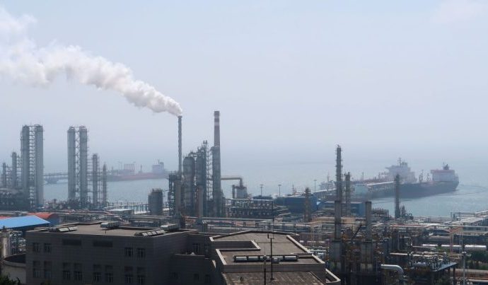 China Impõe Suspensão em Exportações de Combustíveis Refinados