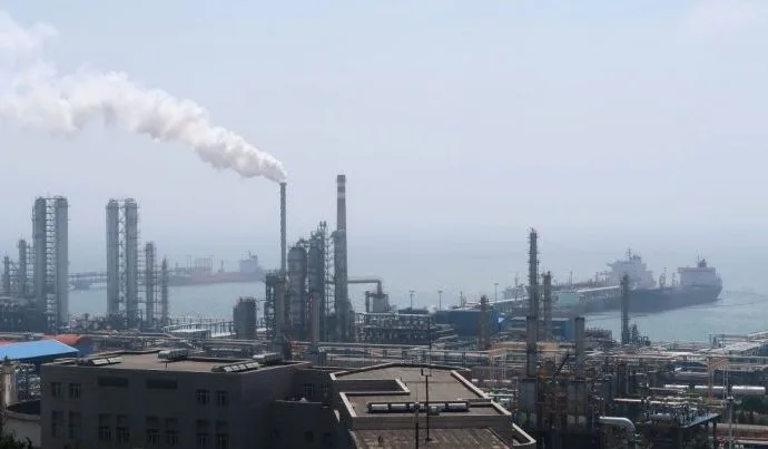 China Impõe Suspensão em Exportações de Combustíveis Refinados