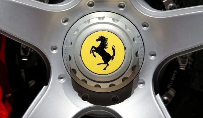 Ferrari Interrompe Vendas no Oriente Médio em Resposta à Conflito Regional
