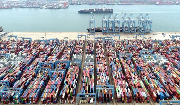 China Define Meta de Crescimento Econômico Mais Baixa em Décadas