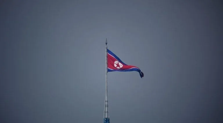 Coreia do Norte Lança Míssil Durante Exercícios Militares dos EUA e Coreia do Sul Coreia do Norte Lança Míssil Durante Exercícios Militares dos EUA e Coreia do Sul