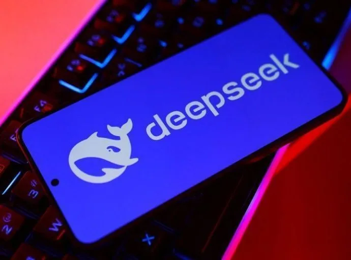 DeepSeek Enfrenta a Maior Interrupção Desde Seu Lançamento em 2025