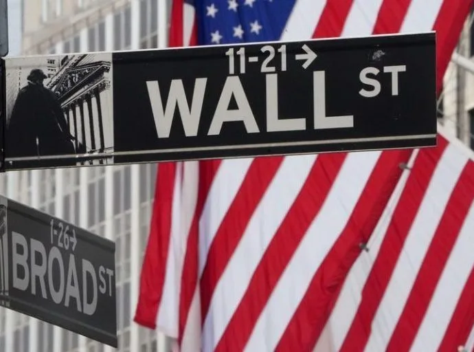 Wall Street Reage com Quedas em Meio a Temores de Inflação e Alta do Petróleo