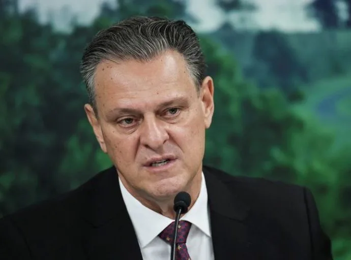 Viagem de Lula aos EUA Cancelada devido ao Conflito no Irã, Afirma Ministro da Agricultura Viagem de Lula aos EUA Cancelada devido ao Conflito no Irã, Afirma Ministro da Agricultura