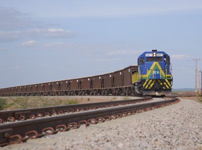 Transnordestina: Oportunidades e Desafios para o Desenvolvimento Regional Transnordestina: Oportunidades e Desafios para o Desenvolvimento Regional