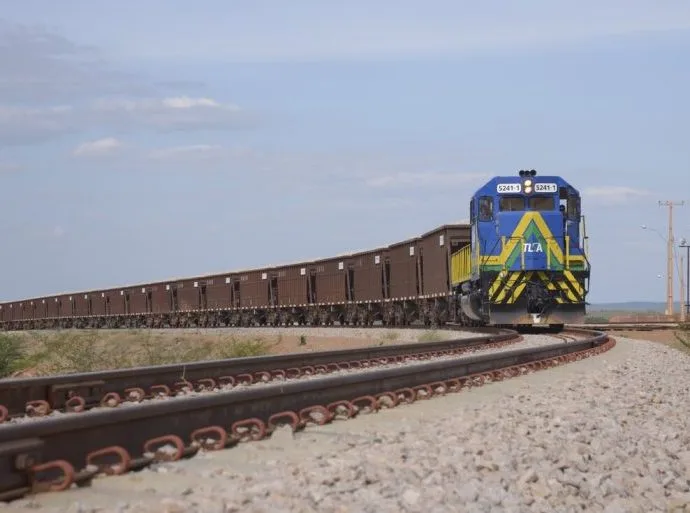 Transnordestina: Oportunidades e Desafios para o Desenvolvimento Regional Transnordestina: Oportunidades e Desafios para o Desenvolvimento Regional